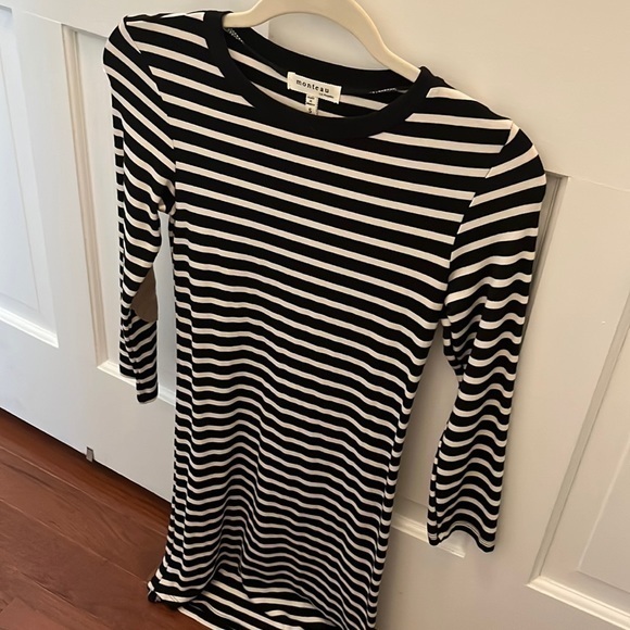 Monteau Dresses & Skirts - Womens black and white striped body con dress with arm patches S